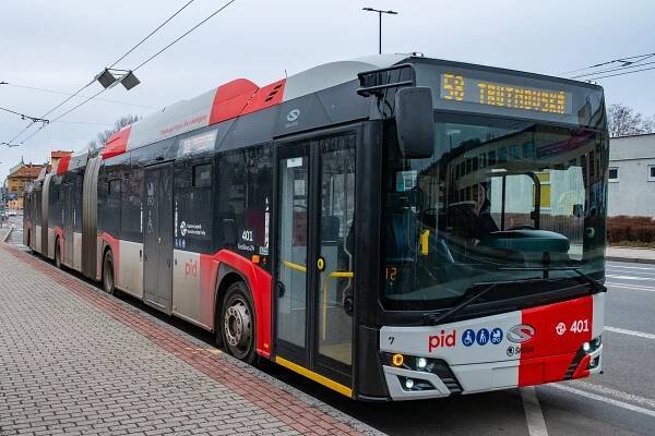 Podívejte se: Na lince č. 58 už jezdí první trolejbusy i s cestujícími