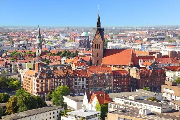 Panoramatický pohled na město Hannover | zoomzoom/123RF.com