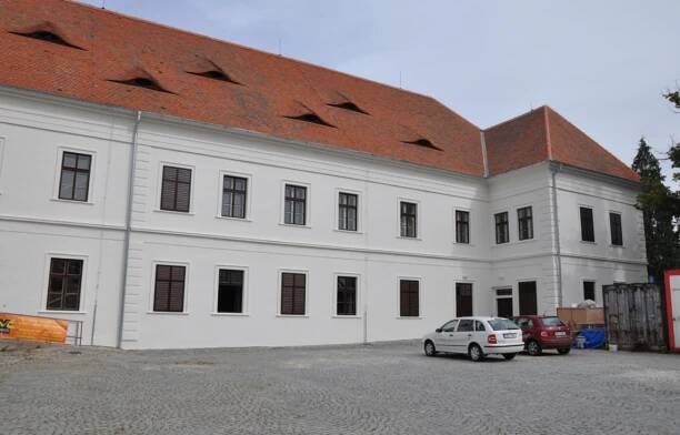 Zámecké kulturní centrum Rosice – Tocháček spol. s r.o.