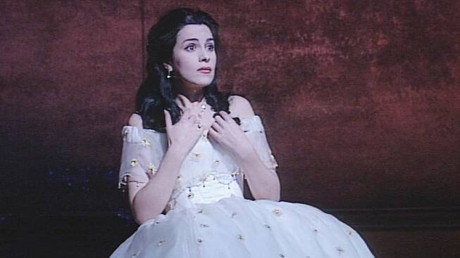 BBC Arts - BBC Arts, Angela Gheorghiu sings La Traviata, Act I, Sempre libera