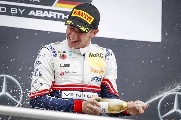 Arthur Leclerc vyhrál na Hockenheimu závod ADAC F4