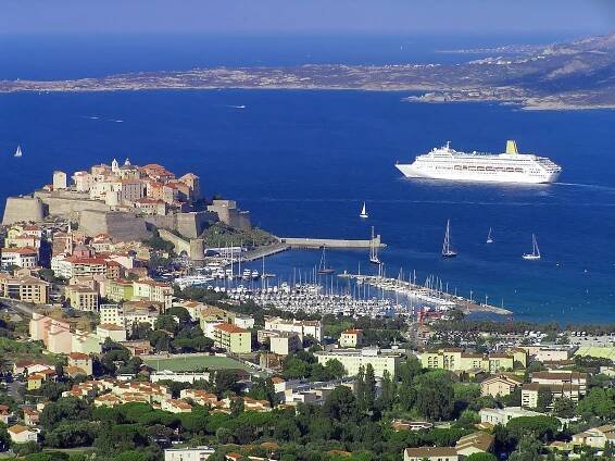 Soubor:Calvi-Vue generale.jpg – Wikipedie