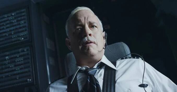 FOTO: Tom Hanks jako kapitán Chesley Sullenberger. – stránka 4