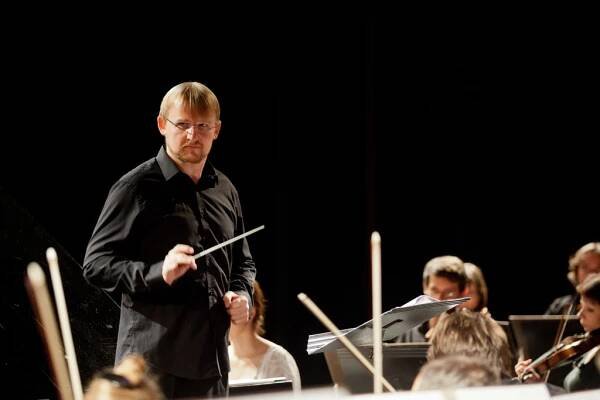 OBRAZEM: Jihočeská filharmonie a trio Hlavenková, Dusilová, Barová