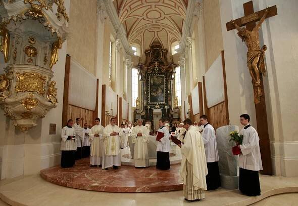 Den díků zaplnil svatého Mikuláše, mši viděly stovky lidí