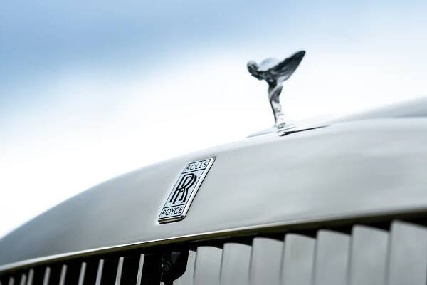 Za volantem elektrického Rolls-Royce. Spectre nešokuje čísly, přesto je výjimečný
