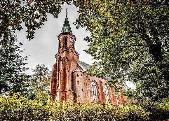 Katolický kostel Božského srdce Páně - zvětšit fotografii