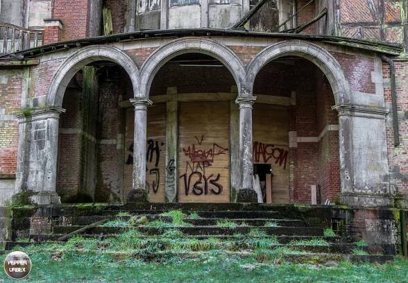 Château Nottebohm (BE) - Abandoned castle in Belgium 6