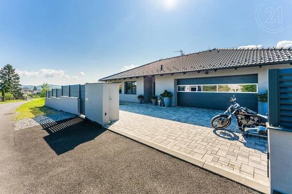 Vysoce moderní rodinný dům pro náročné, Olbramovice | Reality.iDNES.cz 