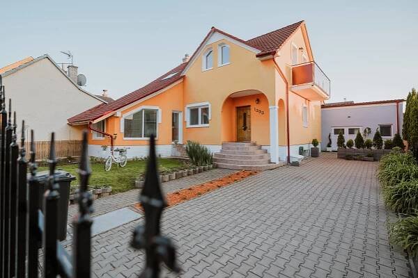 Kontakt a rezervace ubytování v soukromí | U Katušky a U Josefa