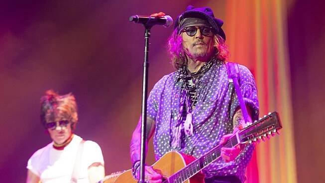 Jeff Beck a Johnny Depp na koncertě v pražském O2 universu, 11. 7. 2022