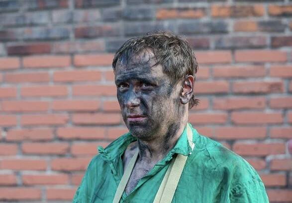 Recenze: Film Ostravak Ostravski jako komedie selhává. Připomíná dílo nevybouřeného puberťáka