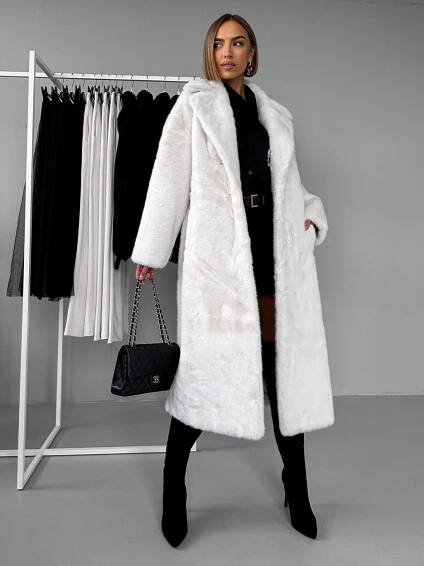 Bílý dlouhý faux fur kožešinový kabát NARCISA s páskem