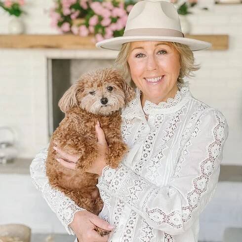 Shirlie and Martin Kemp's 'picture perfect' garden looks like a postcard