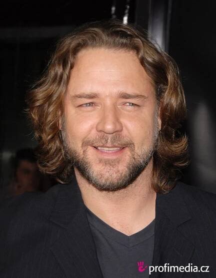 Russell Crowe - celebrity účes - HappyHair