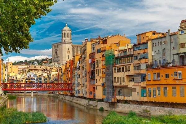 Girona v říjnu 2025 - Počasí a Průměrná teplota v říjnu - Španělsko
