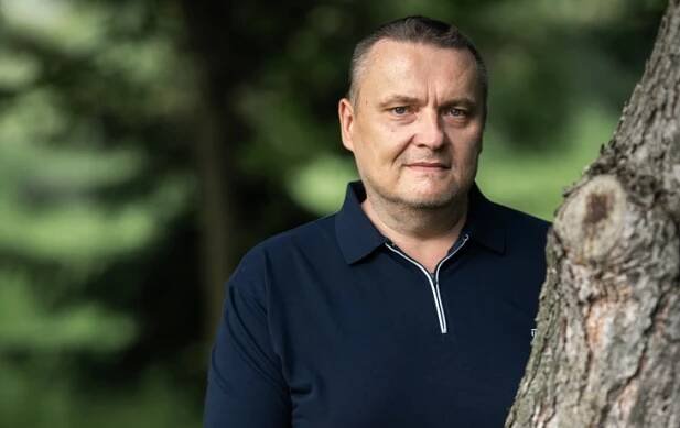 Dnes je auto počítač na kolách. Žádný systém nebo počítač však člověka ještě dlouho nenahradí, říká Pavel Buráň
