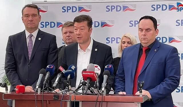 Poslanec SPD obchodoval s tituly ze slovenské a po...