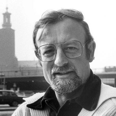 Roger Whittaker death: ‘Durham Town’ singer and folk legend, dies aged 87