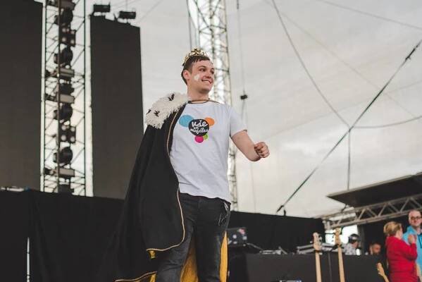 Na Pražském Majálesu si po třech letech zahráli Kryštof, Marek Ztracený měl koncert v metru