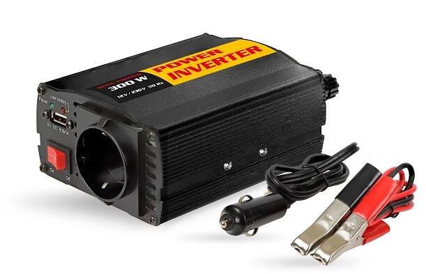 Měnič napětí do auta 12 V; 300 W