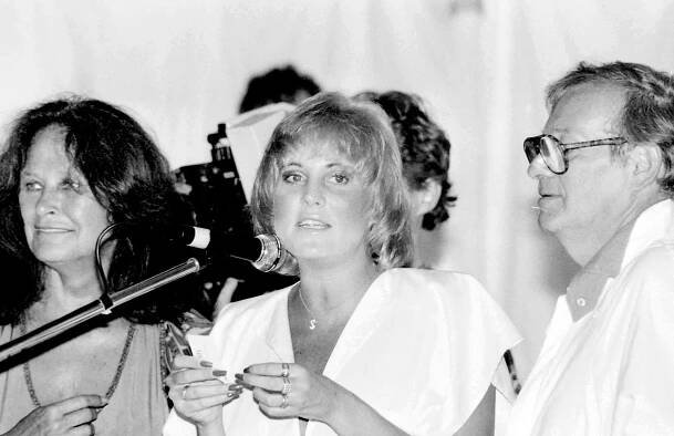 colleen dewhurst, stewart klein, lorna luft 1982.jpg