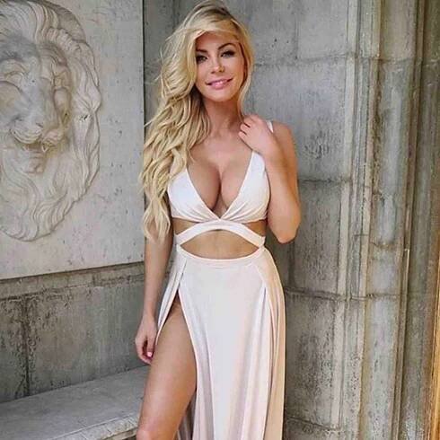 Crystal Hefner - sexy vdova - Obrázek 8