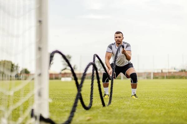 Profesionální sportovci dostali výjimku! V rámci přípravy na soutěže mohou trénovat na vnitřních a venkovních sportovištích. Mohou tak i do jinak uzavřených fitness center.