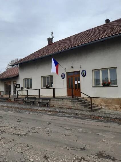 Vrbice - obecní úřad foto 2