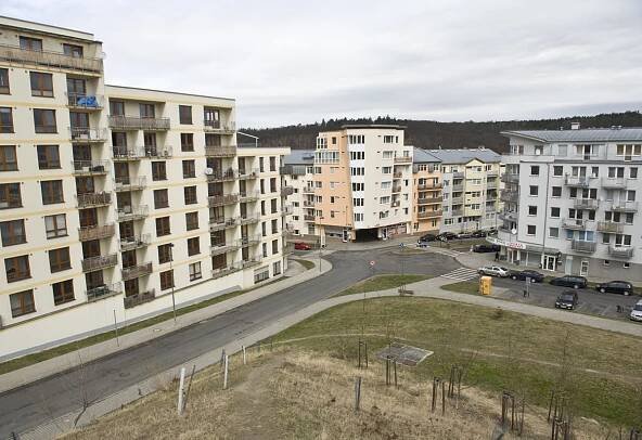 Byty v Zeleném údolí Praha-Kunratice Praha 4... | iROZHLAS - spolehlivé zprávy