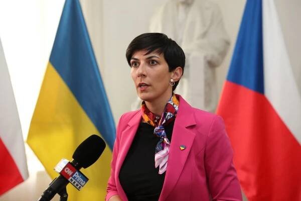 Zelenskyj vyznamenal Vystrčila a Pekarovou Adamovou! Řád Jaroslava Moudrého za podporu Ukrajiny