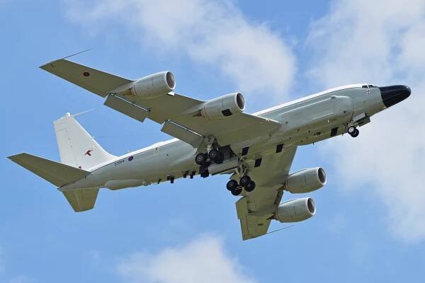 Soubor:Boeing Airseeker R1 'ZZ664' (14578320571).jpg – Wikipedie