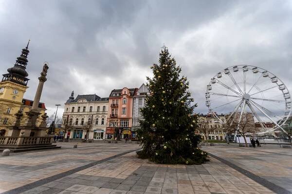 OBRAZEM: Opuštěné centrum Ostravy, na Masarykově náměstí zůstaly jen tři stánky