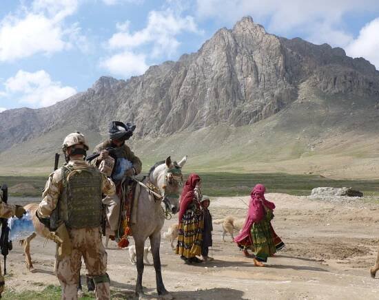 V Afghánistánu šlo o kejhák, říká veterán, který vytáhl kamaráda z hořícího auta