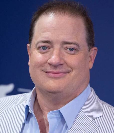 Dwayne Johnson Owes His Acting Career to Brendan Fraser, and 21 Years Later He Is Returning the Favor / Bright Side