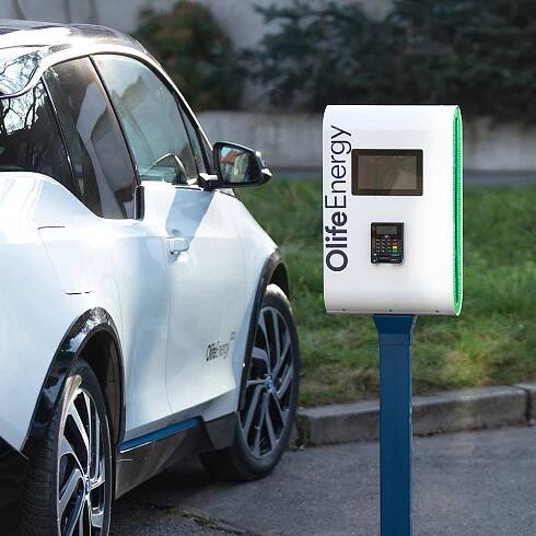 Česká firma nabízí nabíječky pro elektromobily již pět let. Má i unikátní řešení