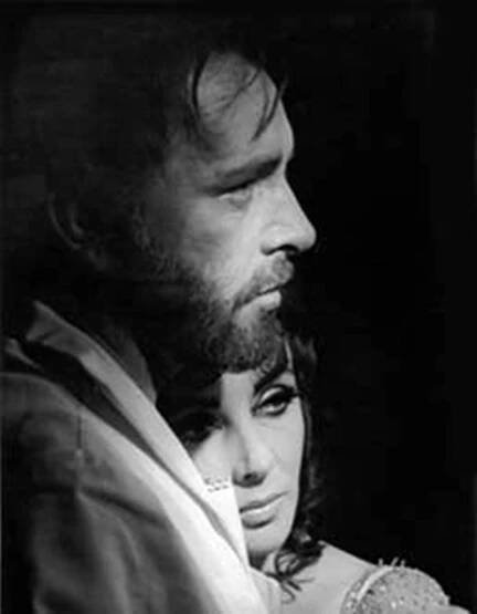 Richard Burton In "under Milk Wood" Wallpaper
