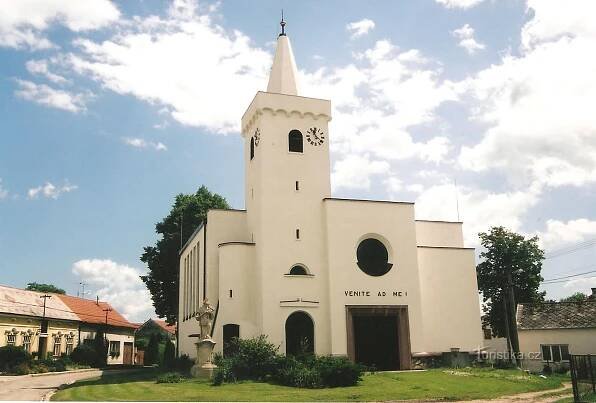 Jevišovka - kostel sv. Kunhuty - Kostel
