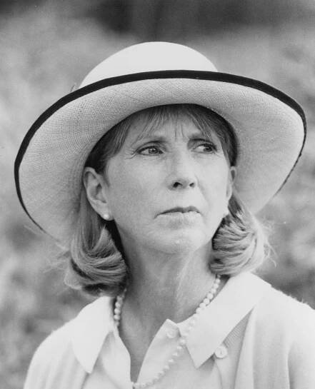 Julie Harris in Gorily v mlze (1988)