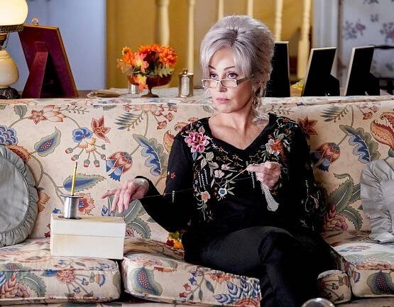 Malý Sheldon - Krabice s pokladem a babča vědy - Z filmu - Annie Potts