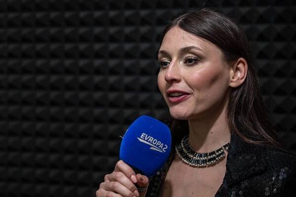 Večer plný dobré hudby, tance a vtipu. Kateřina Marie Tichá a její smečka ovládli Lucerna Music Bar