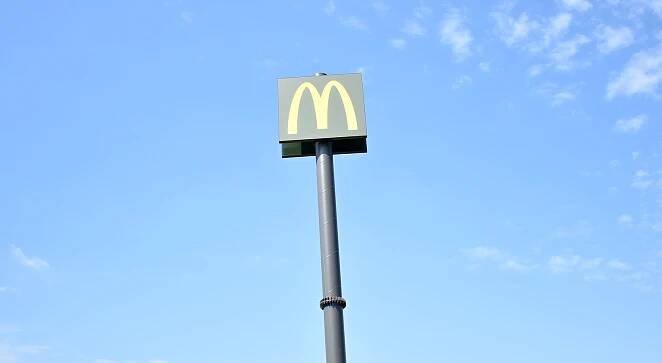 U dálnice D1 už voní hamburgery. McDonald’s na odpočívadle v Mořicích otevřel