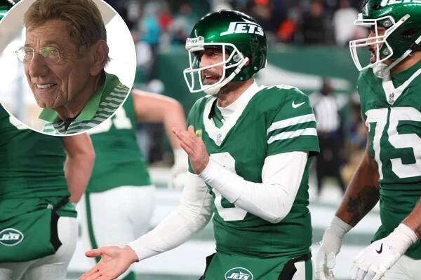 Joe Namath and Aaron Rodgers