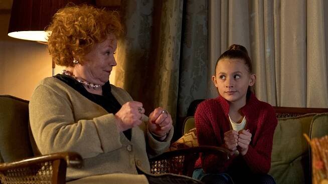 Ursula Werner, Theodora Tetzlaff - Der Palast - Episode 1 - Z filmu