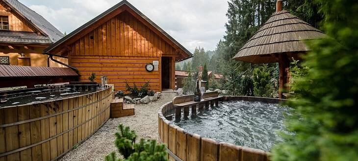 8 tipů na luxusní wellness pobyty: Je libo relax na zámku nebo v kádích s pivem? | Cestovinky