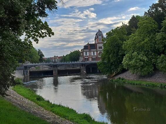 Hradec Králové, jez Hučák a… - Technická památka | Turistika.cz