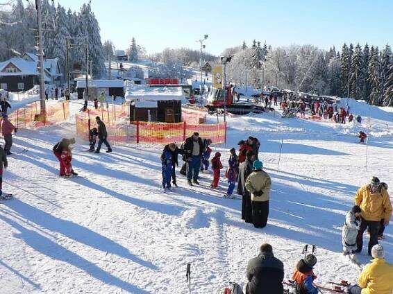Ski areál Ski areál Troják a Yetty ski lyžařská škola - informace a mapa