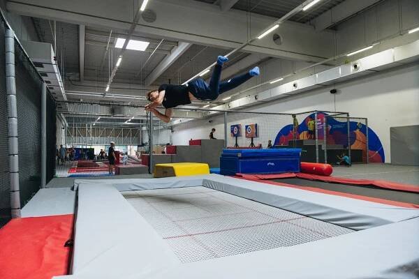 Vstupy nebo permanentky do Jump Academy Olomouc: trampolíny, parkour zóna i 9D kino