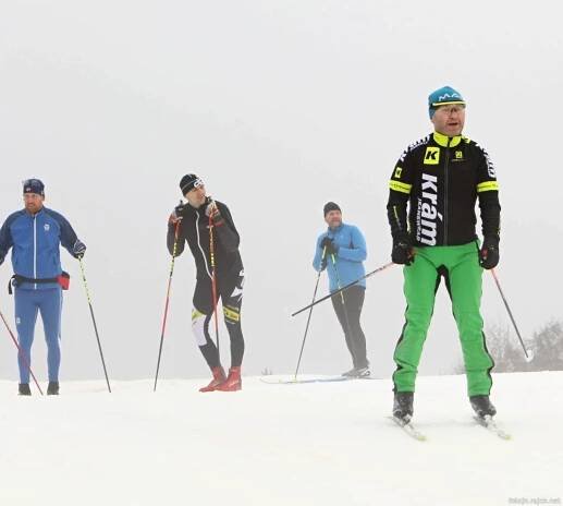 FOTO: Kam na běžky? Třeba do Vejsplach. Okolí tratě ale zimu moc nepřipomíná