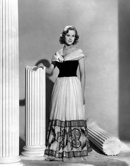 FAME IS THE SPUR, Honor Blackman, 1946